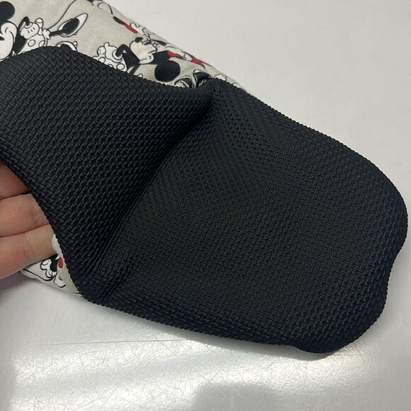 Disney Minnie Mouse Set of Two Kitchen Cotton Towels and Oven Mitt - Picture 4 of 16